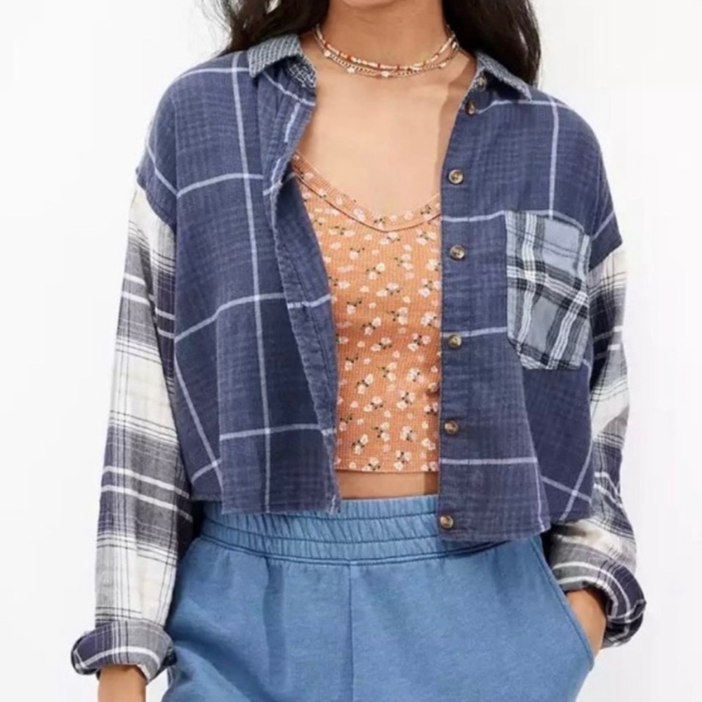 American Eagle cropped flannel (medium)